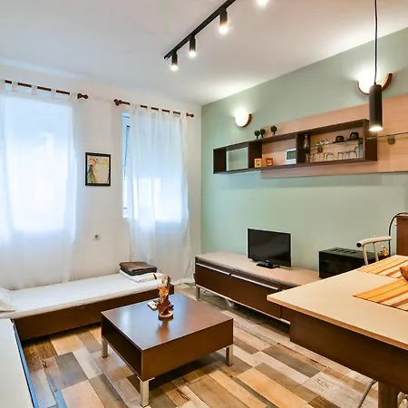 Apartment Budget Studio For 2 Nearby Center Varna