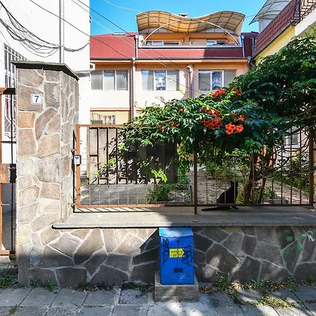 Budget Studio For 2 Nearby Center Varna