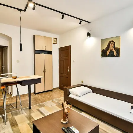 Apartment Budget Studio For 2 Nearby Center Varna